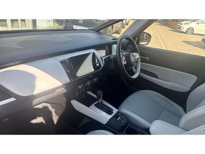 Begagnad Honda Jazz Hybrid 109 HK (80 kW) 2023 Grå Halvkombi