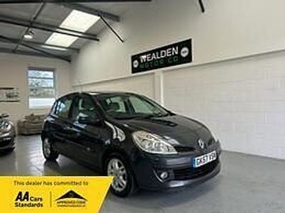 Grey Used 2007 Renault Clio II Privilege Hatchback | £3,695 (A bit pricey)