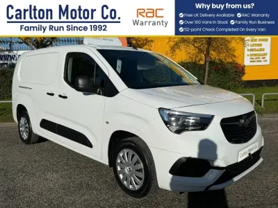 Second-hand Vauxhall Combo Sportive 100 CP (73 kW) 2020 Alb Monovolum