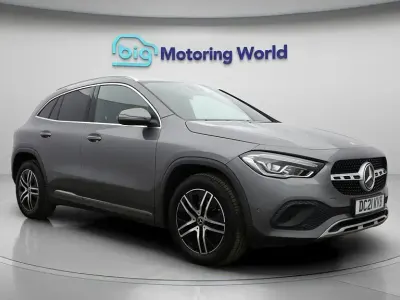 Usado Mercedes GLA180 Executive 136 HP (100 kW) 2021 Cinzento SUV