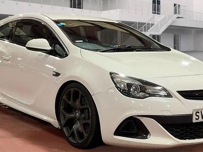 Used Vauxhall Astra GTC 280 HP (205 kW) 2014 White Hatchback