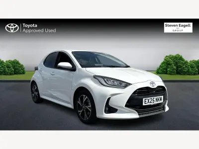 Used Toyota Yaris Design 2025 White Hatchback