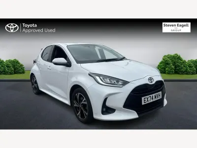 Used Toyota Yaris Hybrid Design 2024 White Hatchback