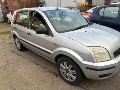 Used Ford Fusion 2005 Silver Hatchback