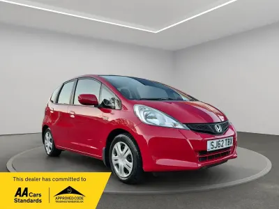 Begagnad Honda Jazz SE 90 HK (66 kW) 2012 Röd Halvkombi