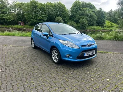 Used Ford Fiesta Titanium 70 HP (51 kW) 2012 Blue Hatchback