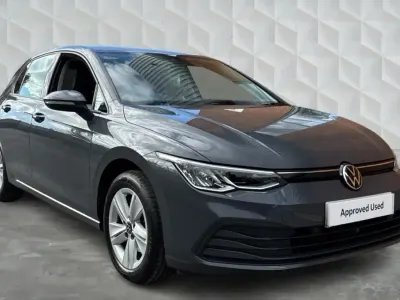 Usado VW Golf VII Life 150 HP (110 kW) 2021 Cinzento Citadino