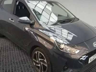 Used Hyundai i10 Premium 84 HP (61 kW) 2023 Hatchback