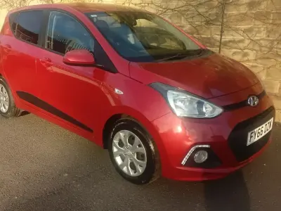 Used Hyundai i10 Edition 67 HP (49 kW) 2016 Red Hatchback