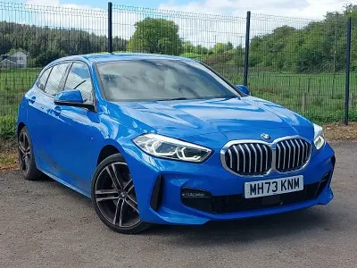 Używany BMW 118 M Sport 136 KM (100 kW) 2023 Niebieski Hatchback