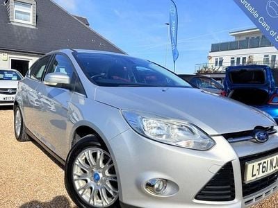 Used Ford Focus Titanium 125 HP (91 kW) 2011 Silver Hatchback