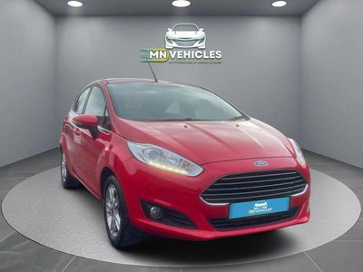 Used Ford Fiesta Zetec 82 HP (60 kW) 2016 Red Hatchback