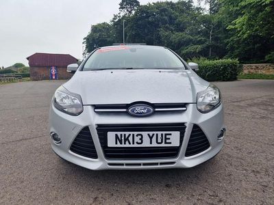 Used Ford Focus Titanium 125 HP (91 kW) 2013 Silver Hatchback