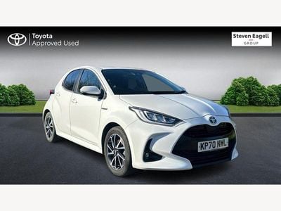 Used Toyota Yaris Hybrid Design 116 HP (85 kW) 2020 White Hatchback