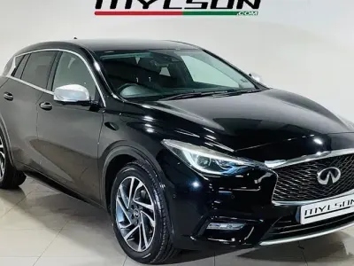 Used Infiniti Q30 Premium 122 HP (89 kW) 2017 Black Hatchback