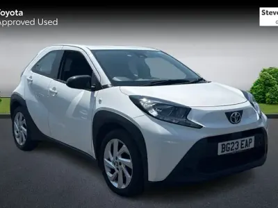 Used Toyota Aygo X PURE 72 HP (52 kW) 2023 White SUV
