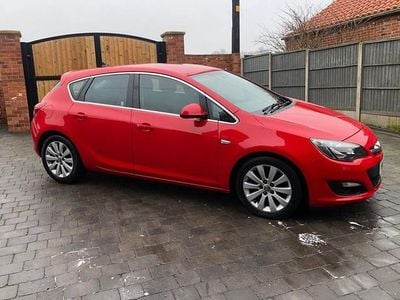 Red Used 2014 Vauxhall Astra Hatchback | £2,290 (Good price)