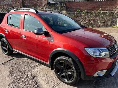 Red Used 2017 Dacia Sandero Lauréate Hatchback | £5,000 (Fair price)