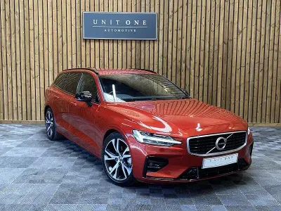 Used Volvo V60 R-Design 190 HP (139 kW) 2019 Red Estate