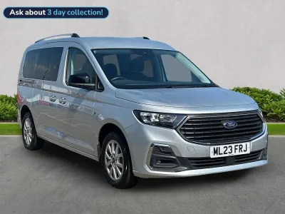 Usado Ford Grand Tourneo Connect Titanium 114 HP (83 kW) 2023 Prateado Monovolume