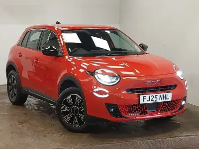 Used Fiat 600 100 HP (73 kW) 2025 Orange SUV