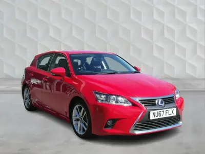 Usado Lexus CT200h Executive Line 134 CV (98 kW) 2017 Rojo Utilitario