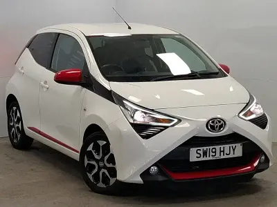 Used Toyota Aygo Trend 72 HP (52 kW) 2019 White Hatchback