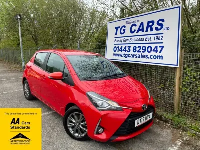 Usado Toyota Yaris 2017 Vermelho Citadino