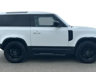 Used Land Rover Defender S 250 HP (183 kW) 2021 Fuji white SUV