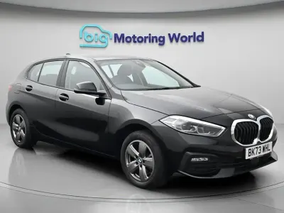 Używany BMW 118 136 KM (100 kW) 2023 Czarny Hatchback