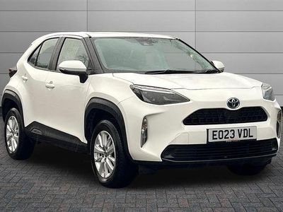 Pure white Used 2023 Toyota Yaris Cross SUV | £19,395 (Good price)
