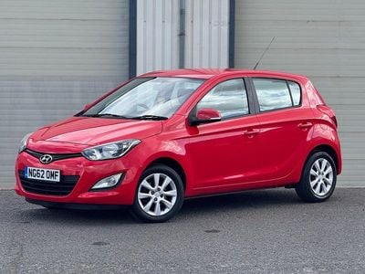 Used Hyundai i20 Active 85 HP (62 kW) 2013 Red Hatchback