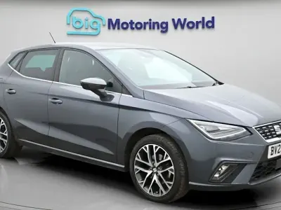 Begagnad Seat Ibiza XCELLENCE Lux 110 HK (80 kW) 2023 Grå Halvkombi