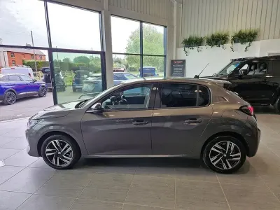 Usado Peugeot 208 Allure+ 100 HP (73 kW) 2023 Cinzento Citadino