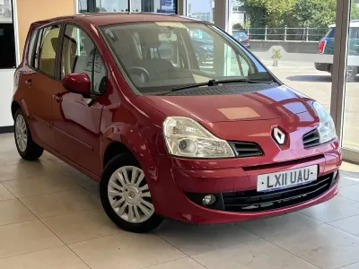 Used Renault Grand Modus Dynamique 109 HP (80 kW) 2011 Red MPV