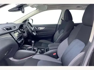 Used Nissan Qashqai N-Connecta 110 HP (80 kW) 2018 Pearl black SUV
