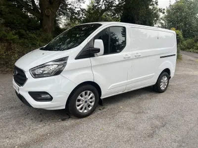 Used Ford Transit Custom Limited 130 HP (95 kW) 2021 White Van