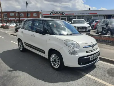Used Fiat 500L Lounge 2013 White and black MPV