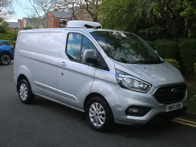 Usado Ford Transit Custom Limited 130 HP (95 kW) 2019 Prateado Van