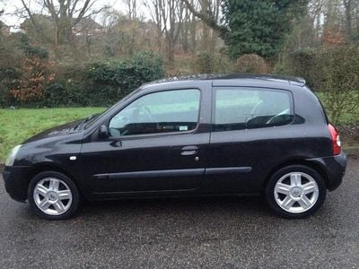 Used Renault Clio II Dynamique 65 HP (47 kW) 2004 Black Hatchback