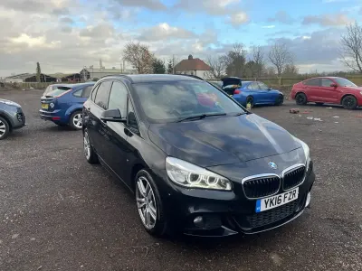 Begagnad BMW 220 M Sport 2016 Svart Halvkombi