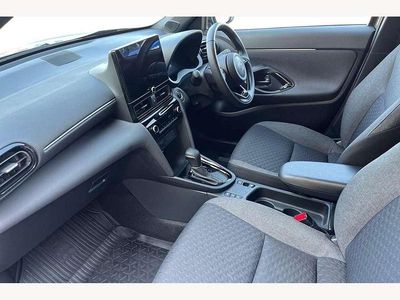 Used Toyota Yaris Cross Design 116 HP (85 kW) 2024 Grey SUV