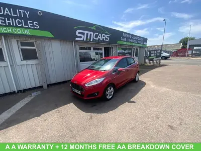 Used Ford Fiesta Zetec 100 HP (73 kW) 2017 Red Hatchback