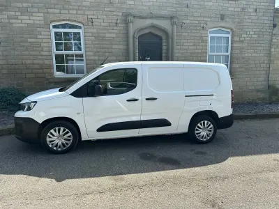 Used Peugeot Partner 131 HP (96 kW) 2020 White MPV