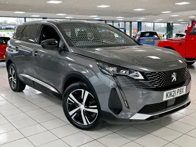 Begagnad Peugeot 5008 GT 130 HK (95 kW) 2021 Grå Minibuss