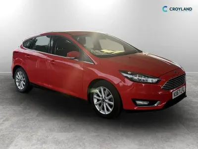 Used Ford Focus Titanium 125 HP (91 kW) 2017 Red Hatchback