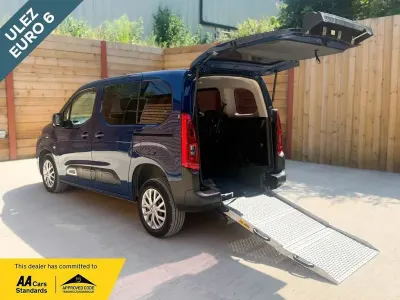 Used Citroën Berlingo Feel 130 HP (95 kW) 2020 Blue MPV