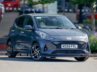 Used Hyundai i10 Premium 84 HP (61 kW) 2024 Grey Hatchback