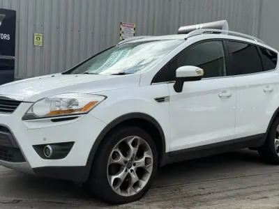 Begagnad Ford Kuga Zetec 140 HK (102 kW) 2012 Vit SUV