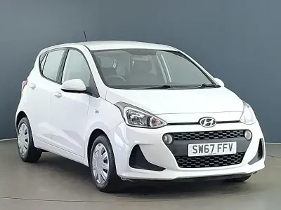 Used Hyundai i10 SE 66 HP (48 kW) 2017 White Hatchback